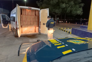 PRF apreende 70 mil maços de cigarros contrabandeados em São Gonçalo do Amarante