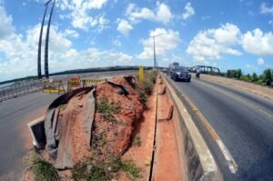 Justiça Federal nega retirada de canteiro na Ponte de Igapó em disputa entre Prefeitura e DNIT