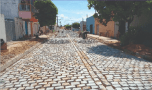 Prefeitura de Extremoz retoma obra de calçamento no Central Parque I