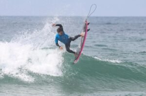 Mateus Sena conquista vice-liderança no ranking sul-americano de surfe