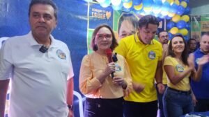 Zenaide é ovacionada em evento