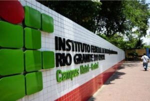 Servidores dos IFs aprovam indicativo de greve em Assembleia Geral