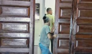 Robinho é levado à penitenciária de Tremembé (SP); ele vai cumprir pena de 9 anos em regime fechado