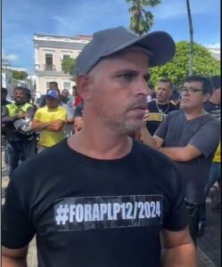 Motoristas de aplicativo protestam em frente à Assembleia Legislativa