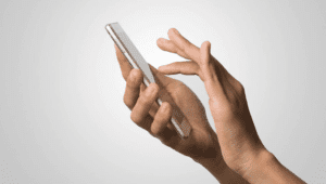 Indicada de Júlio César dá plantão no ‘zap’ em pleno horário de expediente