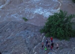 Pessoas ilhadas e mortes por correntezas; veja prejuízos de uma das chuvas de Páscoa mais fatais que o RN já teve