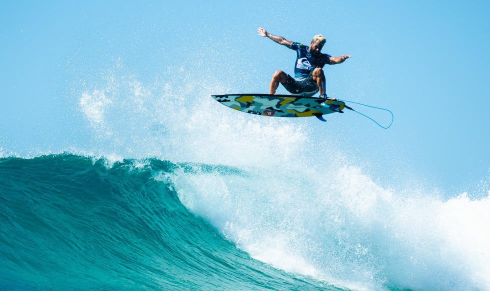 Italo Ferreira avança para as semifinais do Circuito Mundial de Surfe em Saquarema