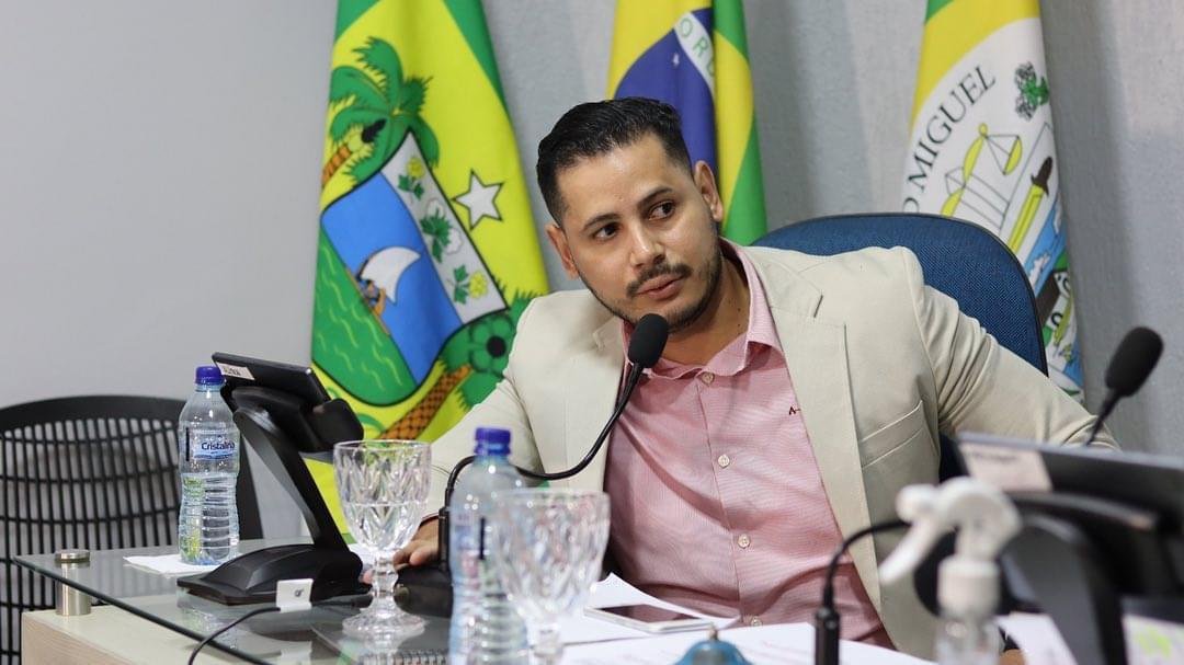 Vereador e pré-candidato a prefeito, Alyson Colaça comenta sobre seu projeto majoritário