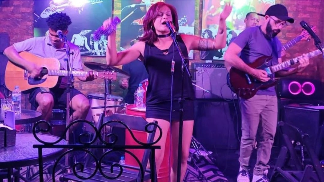 Mili Oliveira e banda LUMA