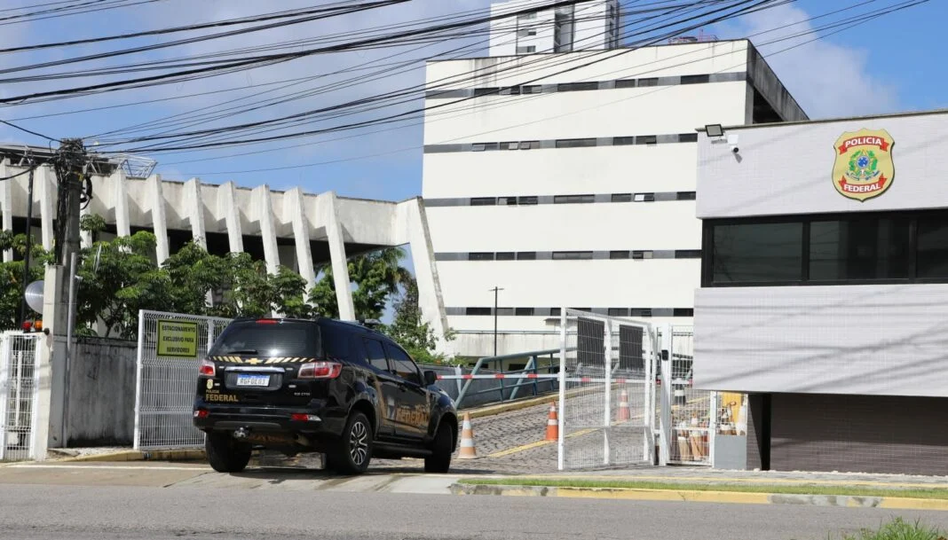 Servidor do INSS é afastado por corrupção