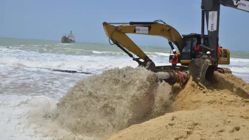 Obras de engorda da Praia de Ponta Negra  são suspensas temporariamente