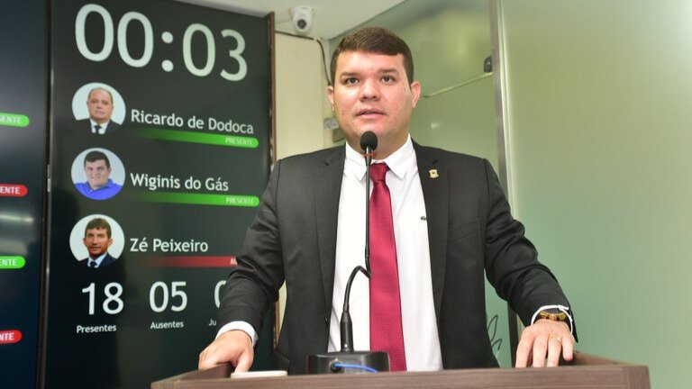 Lawrence dependerá do PT para ter sobrevida política