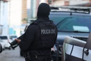 Polícia apreende 1,2 tonelada de cocaína e prende três pessoas na Redinha