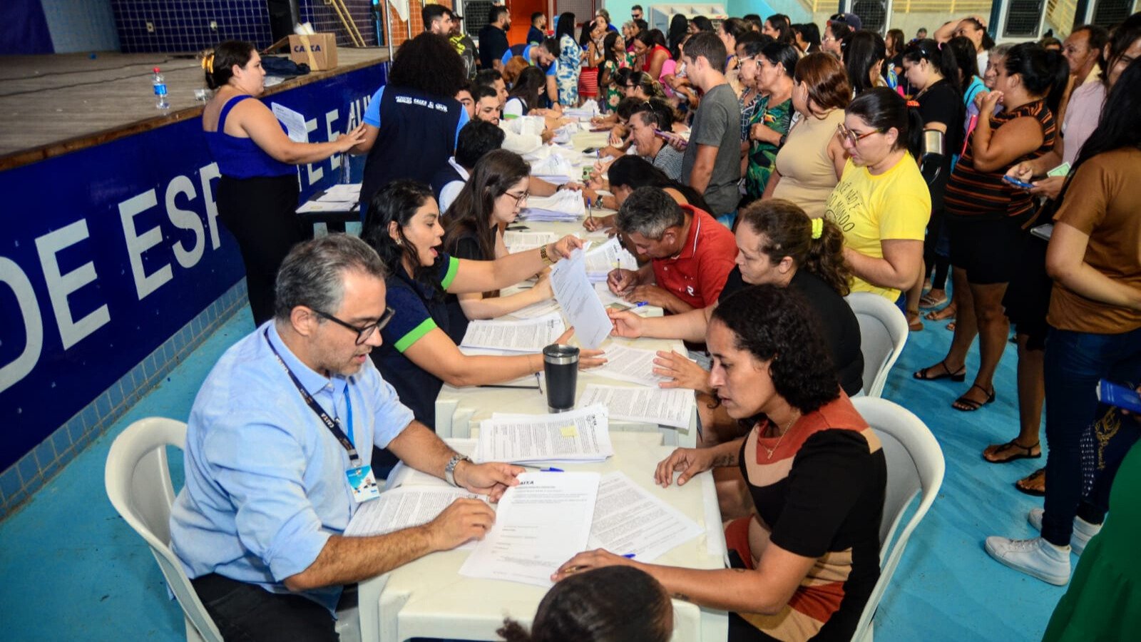 Trezentas famílias beneficiadas com o Residencial Mossoró III assinam contratos