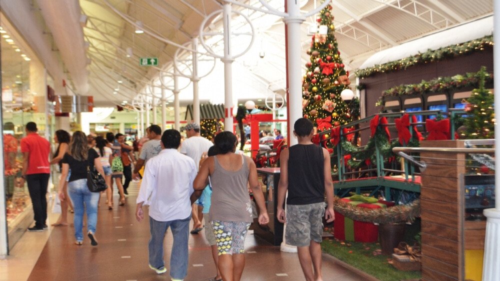 Feliz Natal: presentes, viagens e festas injetarão R$ 1,8 bilhões na economia potiguar, projeta Instituto Fecomércio RN