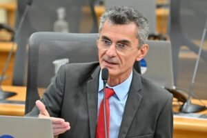 Líder do governo na Assembleia mantém esperança de aliança entre PT e Zenaide Maia