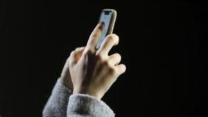 Justiça entende que críticas feitas em redes sociais por insatisfação com atendimento não configuram desacato