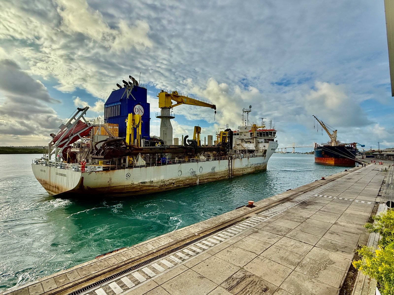 Canal de acesso ao Porto de Natal passa por dragagem emergencial para remoção de banco de areia