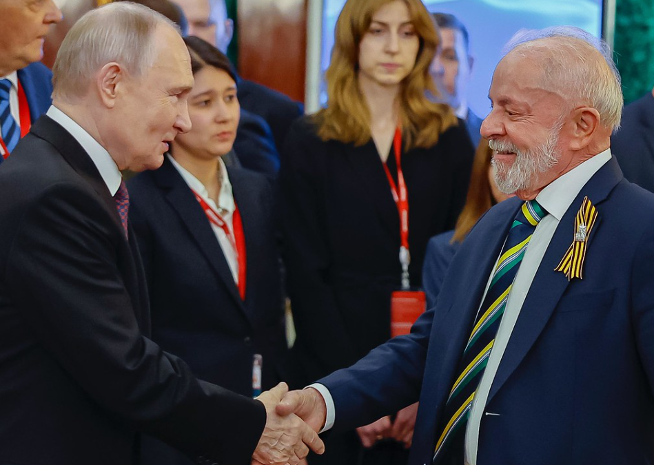 Lula se encontra com Putin em Moscou, reforça parceria com a Rússia e critica medidas de Trump