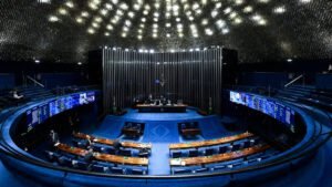 Senado aprova isenção de IR para quem ganha até dois salários-mínimos