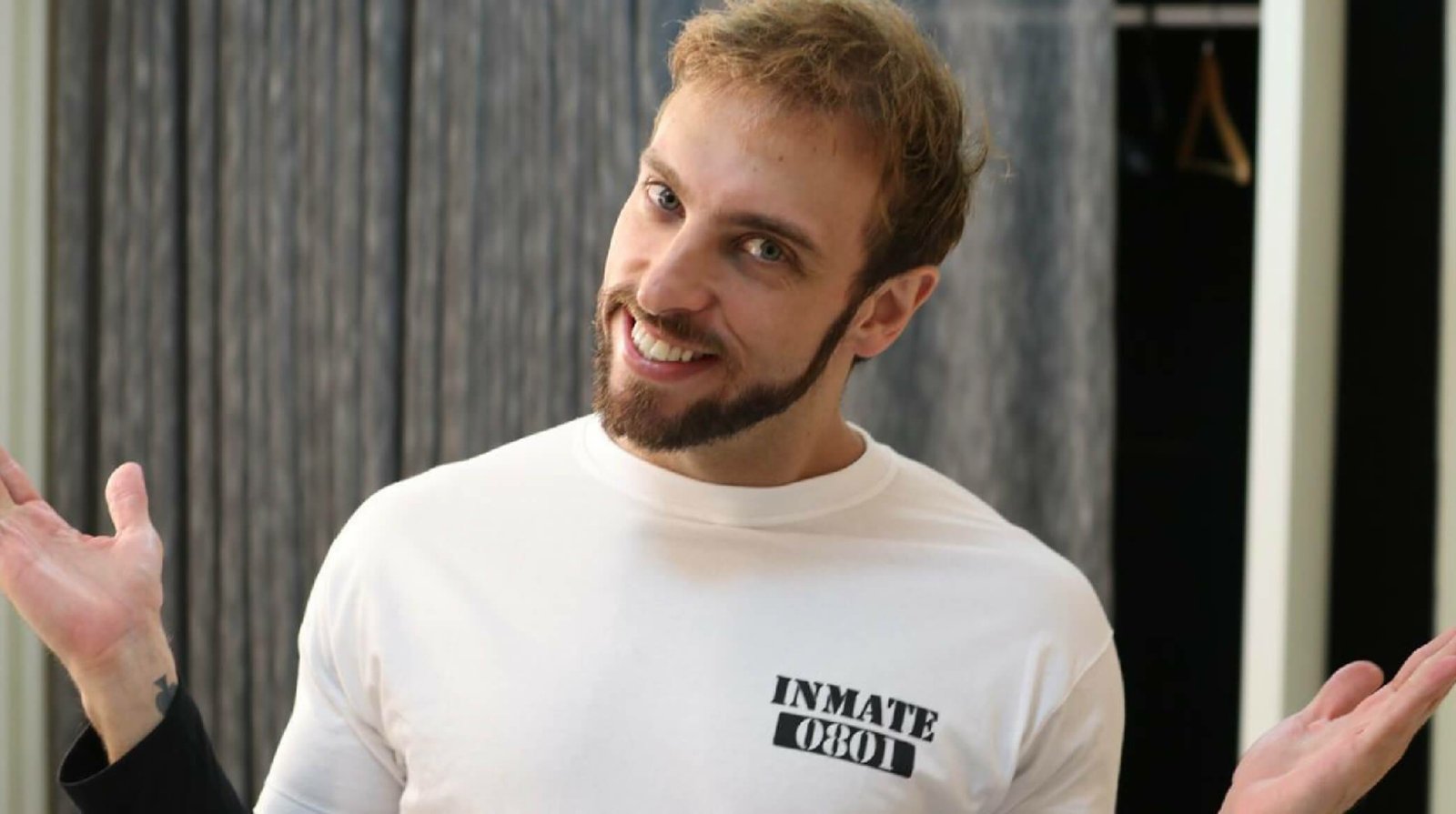 Comediante Leo Lins é condenado a 8 anos de prisão por discurso preconceituoso contra o Nordeste e outras minorias