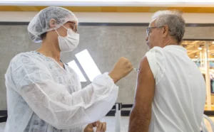 Vacina brasileira contra covid entra na fase final de estudos