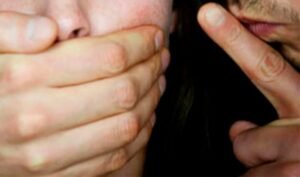 Paulinho Freire veta projeto que obrigava divulgação de canais de denúncia contra violência à mulher