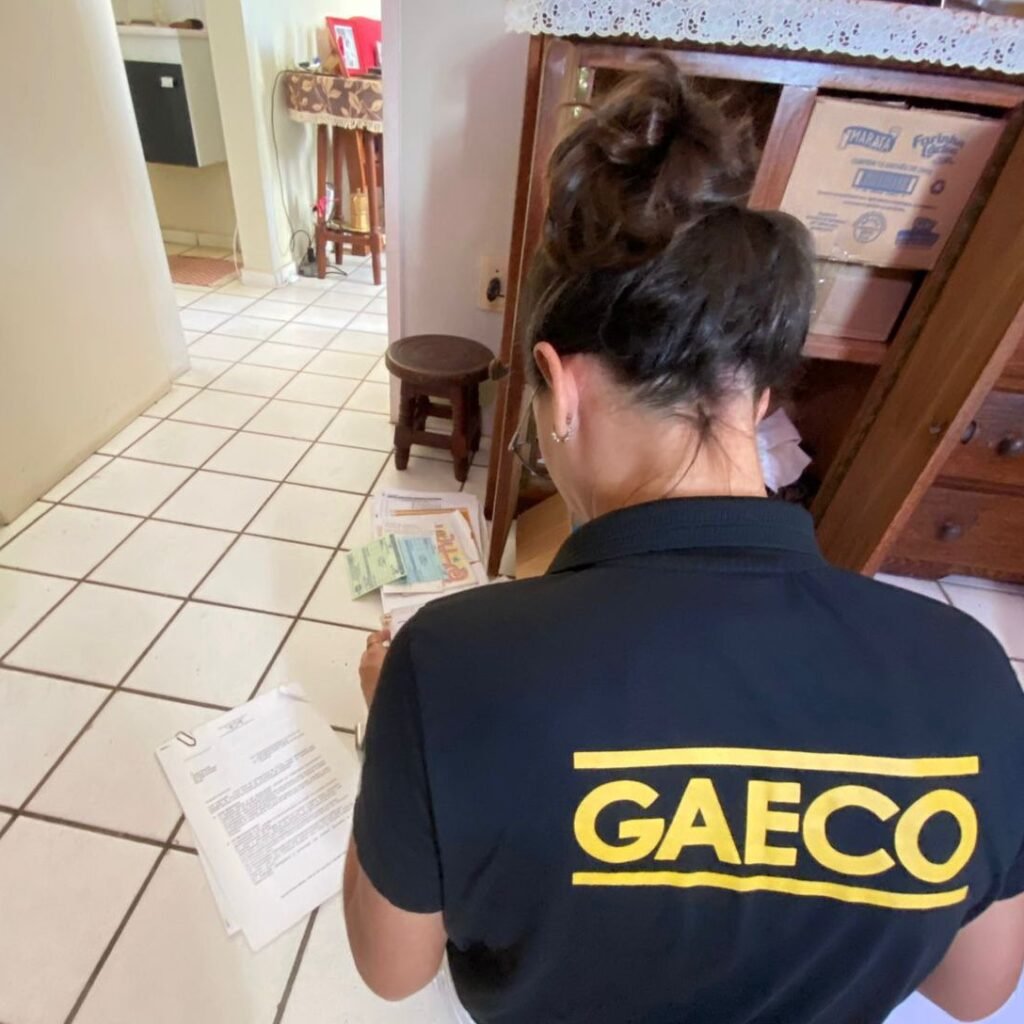 MPRN cumpre mandado de busca e apreensão contra suspeito de envolvimento em campanha de ódio à Maria da Penha