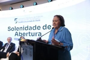 ‘Ao contrário do que foi vendido ao povo potiguar, Natal não está 100% saneada’, afirma Fátima Bezerra