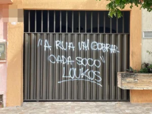 Pichadores confundem residência em protesto contra agressor de Natal