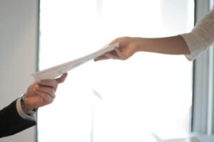 Contrato celebrado com pessoa analfabeta gera condenação à instituição financeira