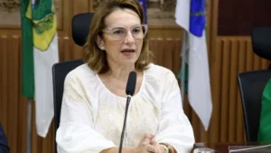 Secretária afirma que terceirização na saúde é medida emergencial temporária