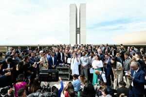 Oposição inicia obstrução no Congresso em protesto contra prisão de Bolsonaro