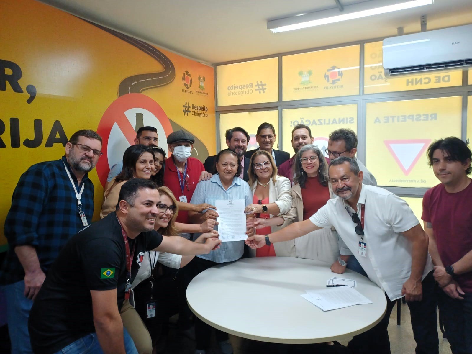 Governadora anuncia concurso, prazo de reforma e reajuste no auxílio alimentação dos servidores