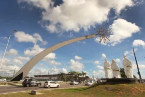 BR-101 terá interdição parcial noturna para obras no Pórtico dos Reis Magos