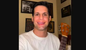 Rafael Motta retorna a Natal após internação por acidente com kitesurf