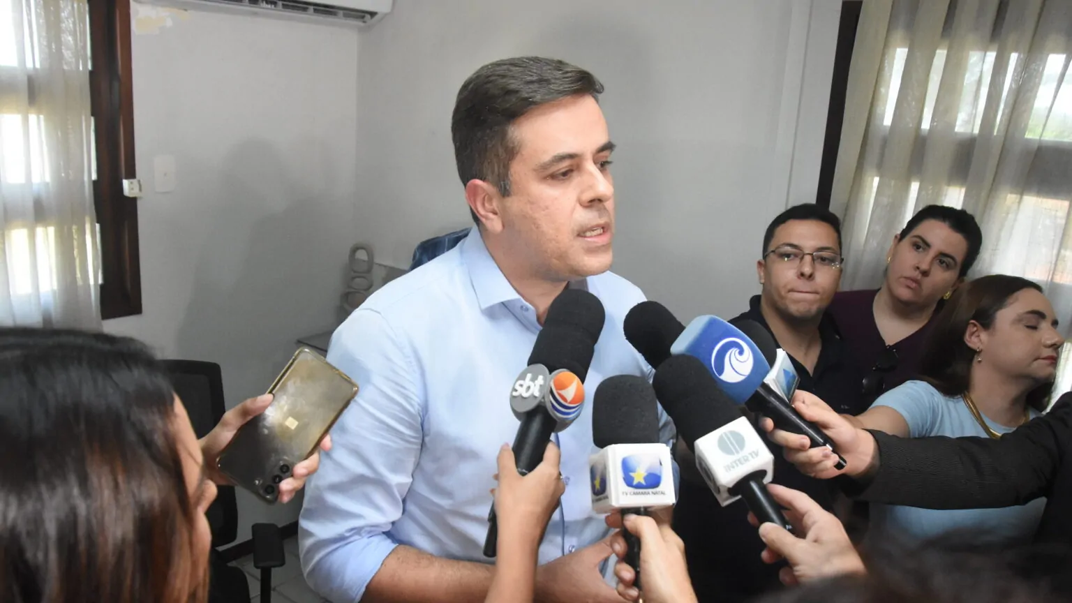 Secretário demite diretores de hospitais e UPAs de Natal em meio à greve dos médicos