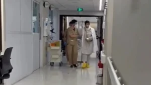 Rafael Motta publica vídeo caminhando em hospital