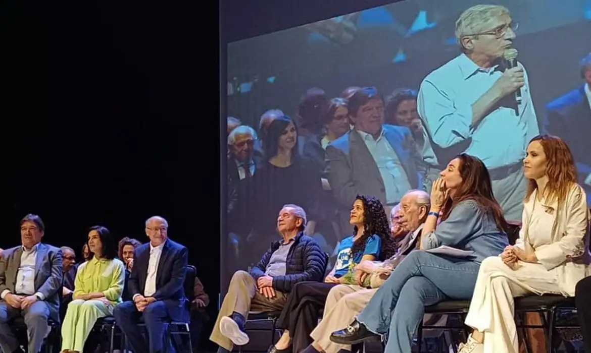 Ato condena anistia e defende democracia e soberania nacional