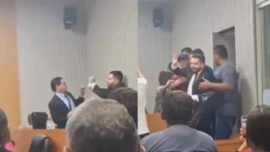 Vereadores trocam socos durante sessão da Câmara Municipal de Sena Madureira, no Acre