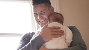 Câmara dos Deputados aprova ampliação da licença-paternidade com escalonamento até 20 dias em quatro anos