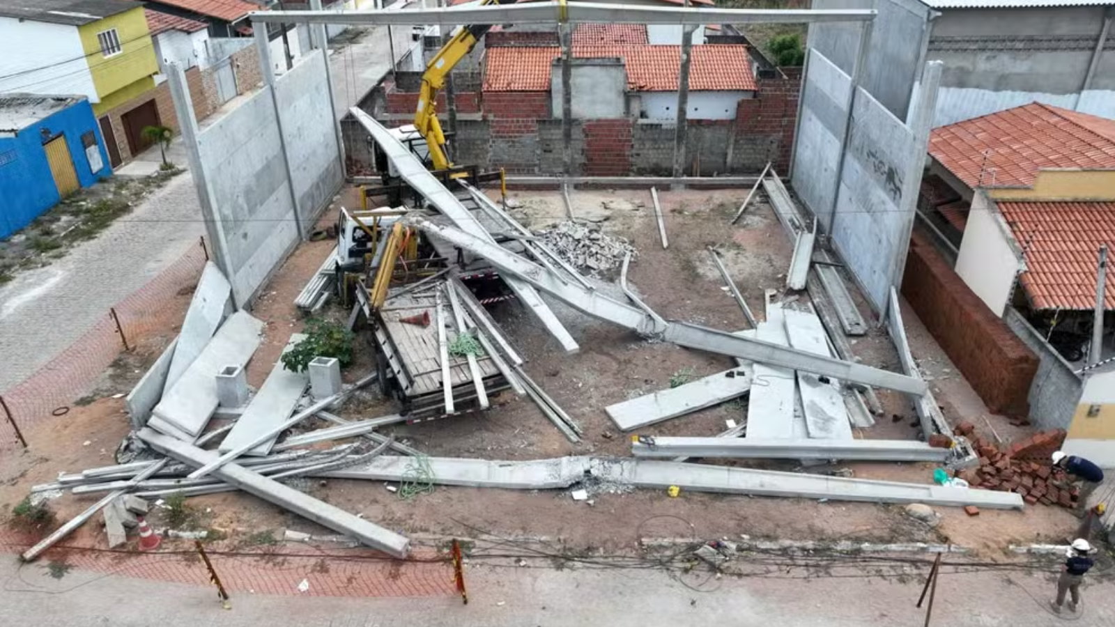 Polícia Científica investiga causas de desabamento que matou duas pessoas em São Gonçalo do Amarante