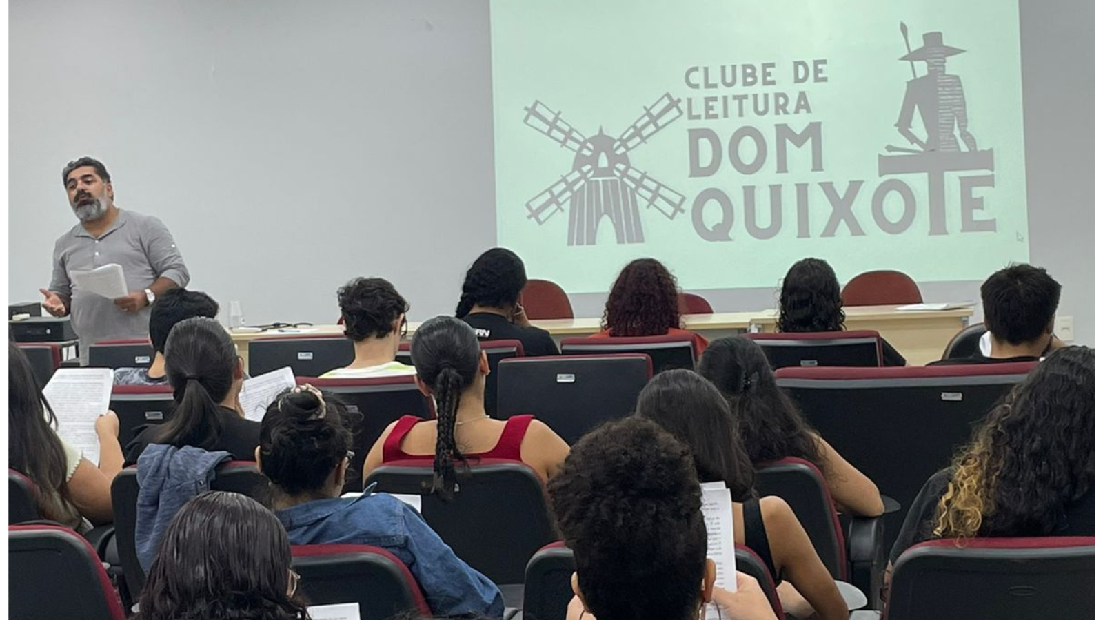 Um guia para ler gastando pouco: conheça os caminhos do livro barato e do estímulo à leitura em nosso país