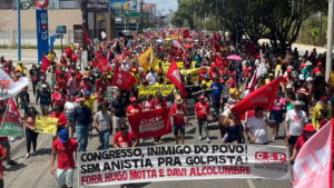 Protesto em Natal Contra o PL da Dosimetria Reúne Defensores da Democracia