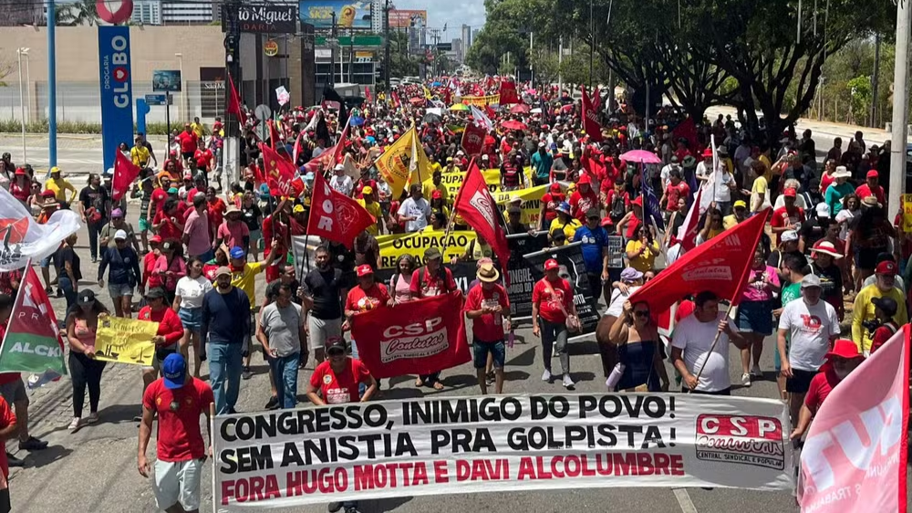 Protesto em Natal Contra o PL da Dosimetria Reúne Defensores da Democracia