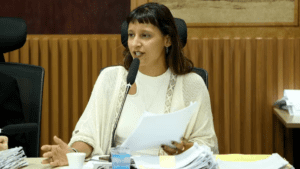 Processo contra Brisa Bracchi entra em fase de instrução após decisão da Câmara de Natal