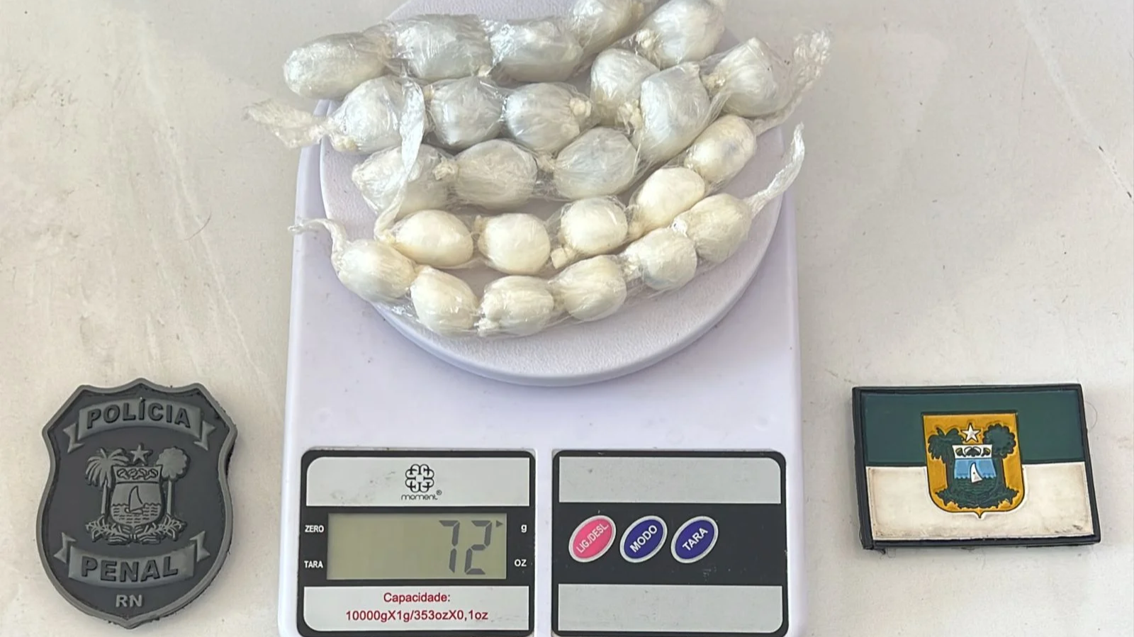 Flagrante: mulher é detida com 26 trouxinhas de drogas no sutiã ao tentar acessar Penitenciária de Alcaçuz