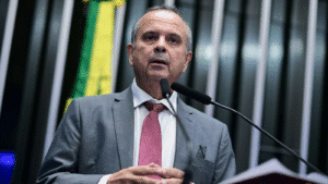 Jair Bolsonaro lança o filho Flávio como candidato em 2026 e Rogério Marinho manifesta apoio; Caiado mantém pré-candidatura