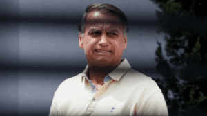 Após cirurgia de hérnia, Bolsonaro segue internado sob esquema de segurança da PF, e declaração de filho acirra divergências internas