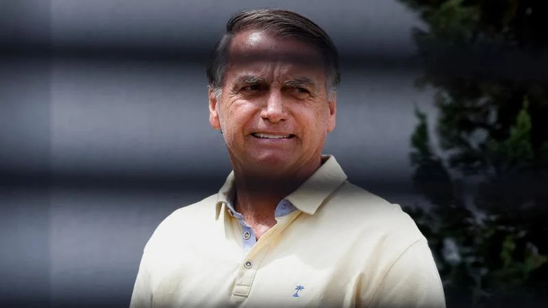 Após cirurgia de hérnia, Bolsonaro segue internado sob esquema de segurança da PF, e declaração de filho acirra divergências internas